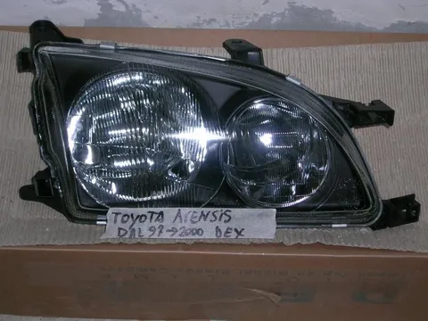 Proiettore Destro Toyota Avensis 1997-2000