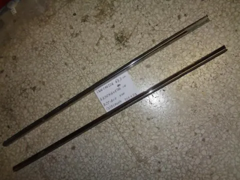 Raschiavetri In Acciaio Destro+Sinistro (Lunghezza 67,7cm)