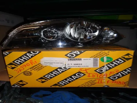 Proiettore Sinistro Seat Ibiza Del 2002 Con 2 parabole