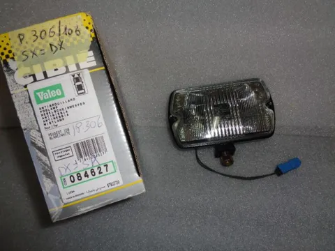 Fendinebbia Destro = Sinistro Peugeot 106 1991-1996