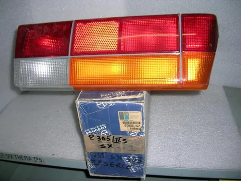 Fanalino Posteriore Sinistro Peugeot 305