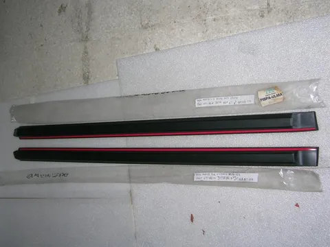 Modanatura Porta Dx e Sx Volkswagen Jetta '85  Gti/Golf Gti  '85 2P