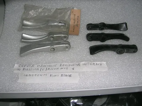 Coppia Di Maniglie Apriporta Interne In Plastica e In Alluminio