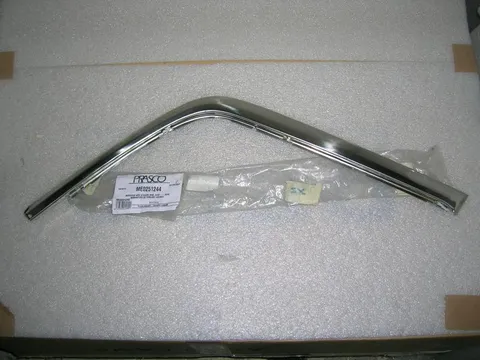 Modanatura Paraurti Anteriore Sinistra Cromata Mercedes Classe C W202 1993-1997