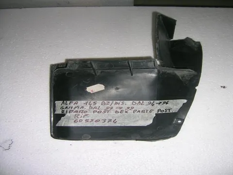 Paraschizzi  Post Dx Parte Post. Alfa Romeo 145 '94-'99