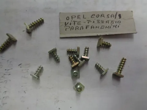 Vite Fissaggio Parafanghini Opel Corsa