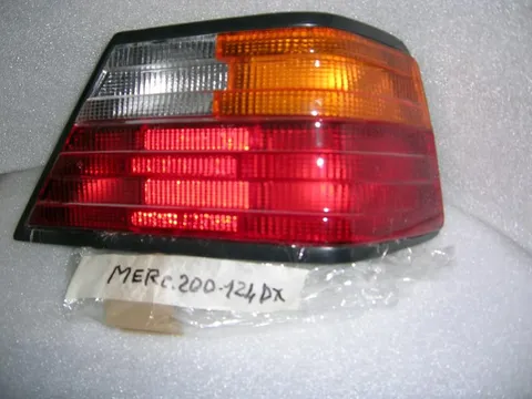 Fanalino Posteriore Destro  Mercedes 200 W 124