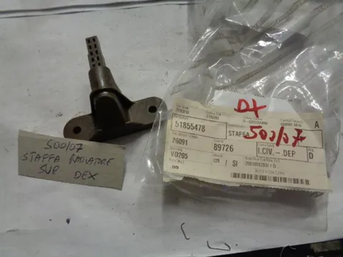 Staffa Radiatore Superiore Destra Fiat 500 Del 2007
