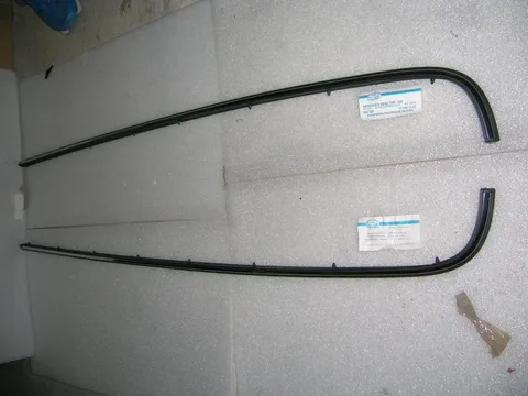 Modanatura Parafango Posteriore  Destro Mercedes w123 serie 200