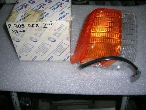 Fanalino Ant. Dx Peugeot 305