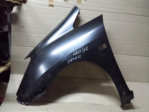 Parafango anteriore SX Toyota Verso