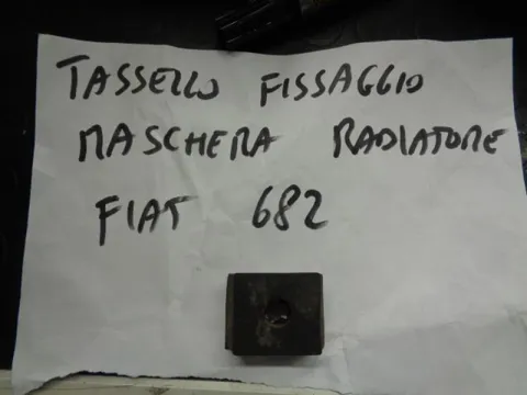 Tassello Fissaggio Maschera Radiatore Fiat 682