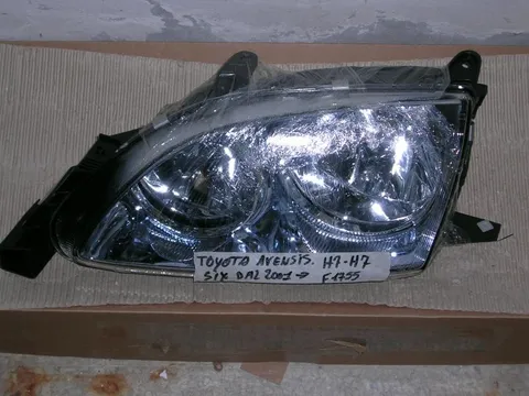 Proiettore Sinistro Toyota Avensis 2000-2002