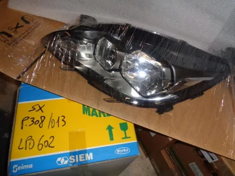 Proiettore Sinistro Peugeot 308 Del 2013
