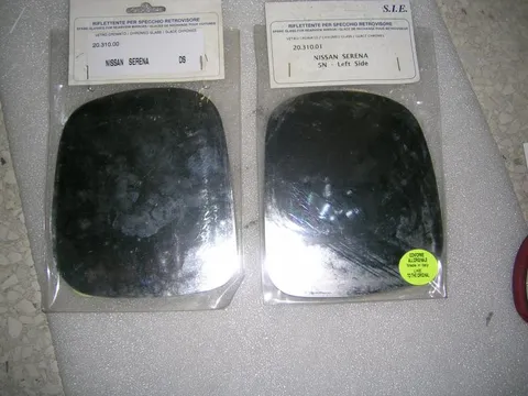 Vetrino Specchio Retrovisore Dx e Sx Nissan Serena