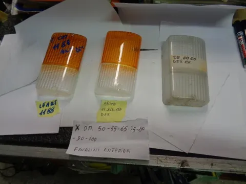 Plastica Fanalino Anteriore Destro Om 50-100
