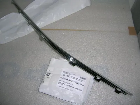 Profilo Cromato Per Modanatura Paraurti Anteriore Destra Bmw Serie 5 E39 1995-2000