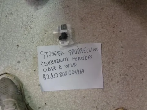 Staffa Sportellino Carburante Mercedes Classe E W210