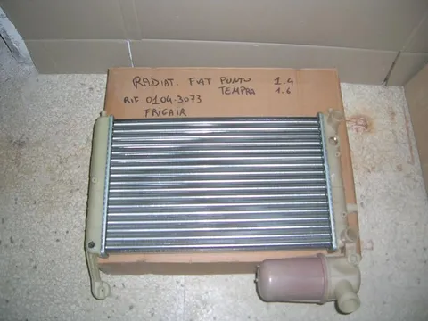 Radiatore Fiat Punto 1.4 , Tempra 1.6