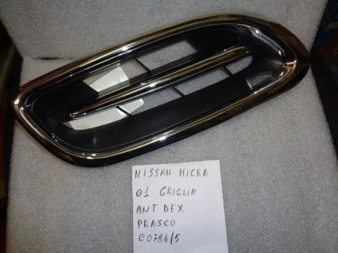 Griglia Anteriore Destra Nissan Micra 2001 Nera Con Profili Cromati