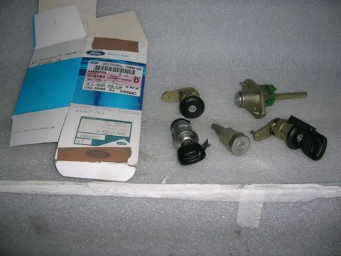 Serie Cilindri Con Chiave Ford Escort 95' 3/5 Porte