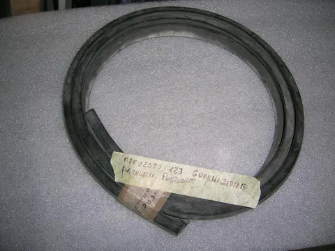 Guarnizione Paraurti Posteriore Mercedes 123