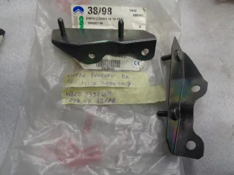 Staffa Destra Paraurti Anteriore Iveco New Daily 1990-1999