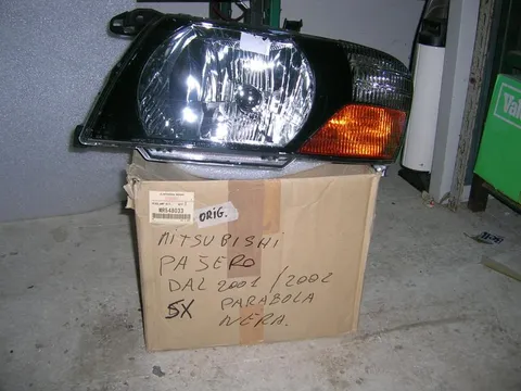 Proiettore Sinistro Mitsubishi Pajero 2001-2002