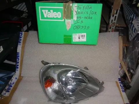 Proiettore Destro Toyota Yaris Dal 1999 Al 2003