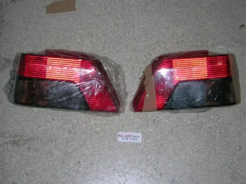 Fanalino Posteriore Destro e Sinistro Peugeot 309