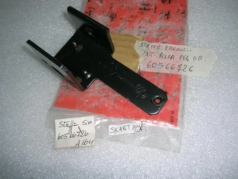 Staffa Paraurti Anteriore  Sinistra Alfa Romeo 164 Super '92