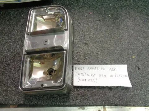 Portalampada Fanalino Posteriore Destro in Plastica Fiat 128 familiare