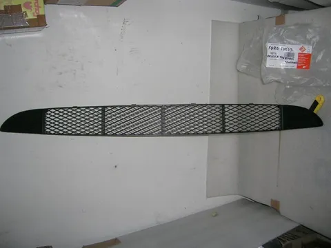 Griglia Paraurti Anteriore Senza Fendinebbia Ford Focus 1998-2001 Trend