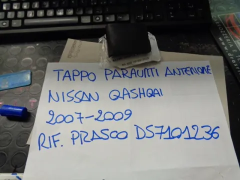 Tappo Paraurti Anteriore Nissan Qashqai 2007-2009