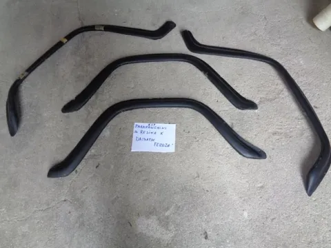 Parafanghini In Resina Per Daihatsu Feroza