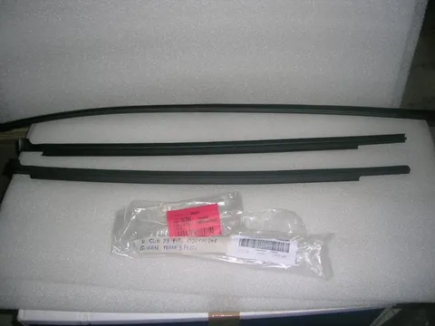Guarnizione Parabrezza 3 Pezzi Renault Clio