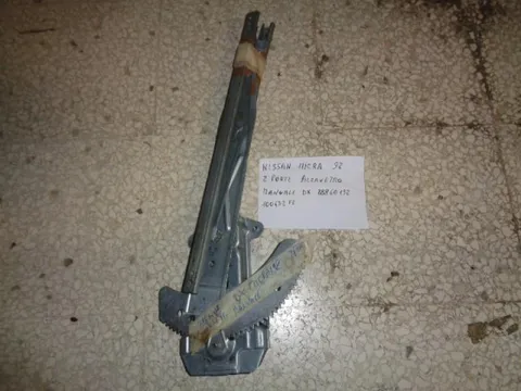 Alzavetro Manuale Anteriore Destro Nissan Micra 2 Porte 1992