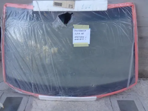 Parabrezza  Verde Alfa 166