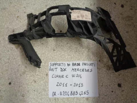 Supporto Paraurti Anteriore Destro Mercedes Classe C W204  2011-2013