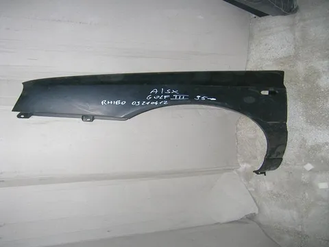 Parafango Anteriore Sinistro Con Foro Antenna Volkswagen Golf Mk3 1995-1997