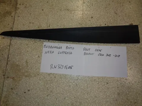 Modanatura Porta Anteriore Destra Nera Goffrata Renault Clio 2012-2019