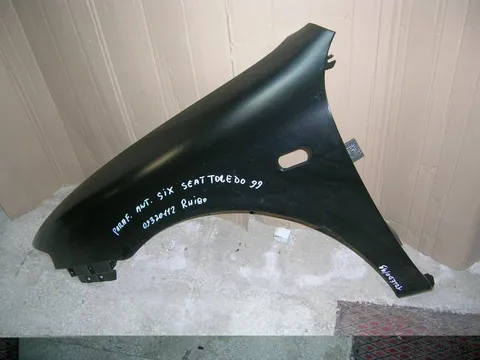 Parafango Anteriore Sinistro Seat Toledo '99