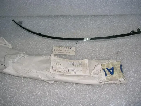 Profilo Cromato Paraurti Anteriore Destro Audi A6 2002