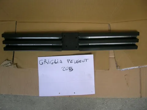 Griglia Peugeot 205