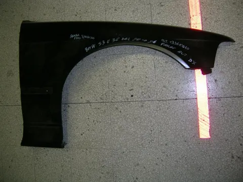 Parafango Anteriore Destro Senza Foro Lucciola Bmw Serie 3 E36  1990-1996