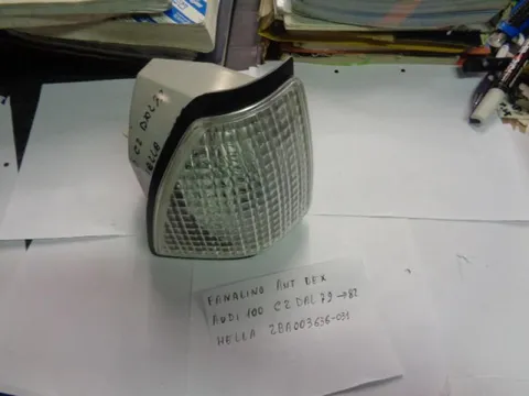 Fanalino Anteriore Destro Bianco Audi 100 C2 1979-1982