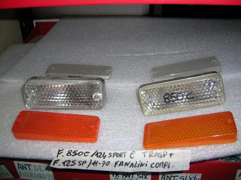 Fanalino Ant. Sx e Dx Fiat 850C/124 Sport C/125SP