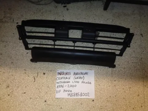 Paraurti Anteriore Centrale Nero Mitsubishi L200 Strada 1996-2000