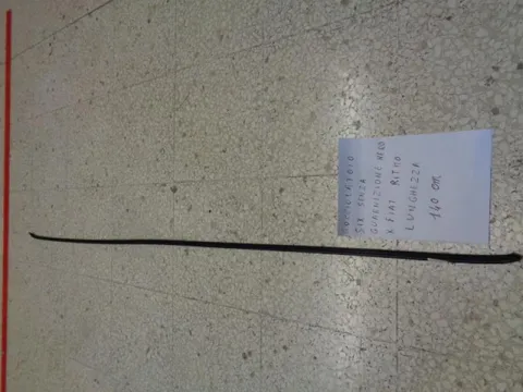 Gocciolatoio Sinistro Nero Fiat Ritmo (lunghezza 140 Centimetri)