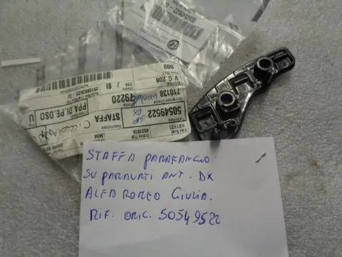 Staffa Parafango Su Paraurti Anteriore Destra Alfa Romeo Giulia 2016>
